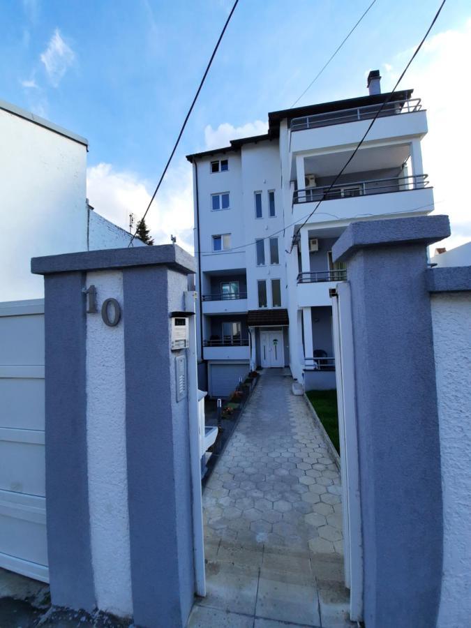 Divizija Lux Apartments Belgrado Exterior foto