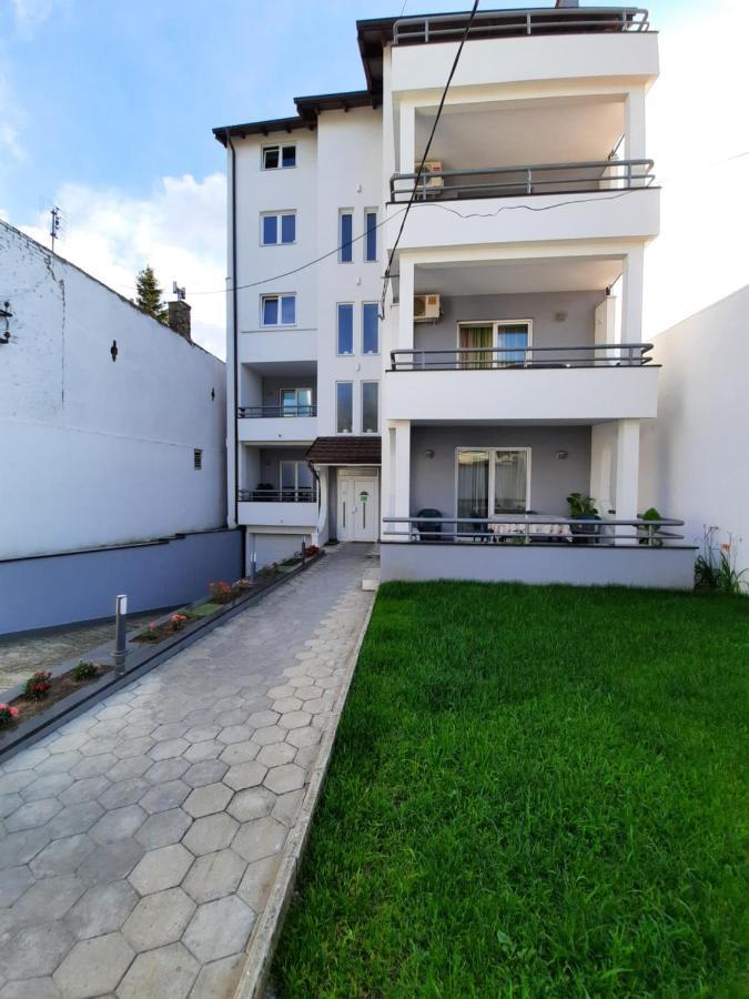 Divizija Lux Apartments Belgrado Exterior foto