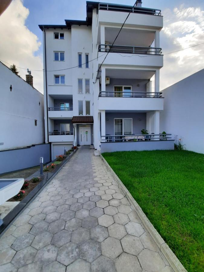 Divizija Lux Apartments Belgrado Exterior foto